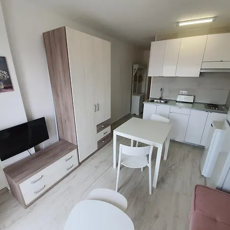 Albatros Beach-3 Apartament *